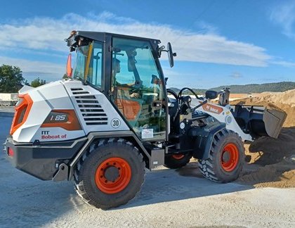 Bobcat of entrega la primera cargadora Bobcat L85