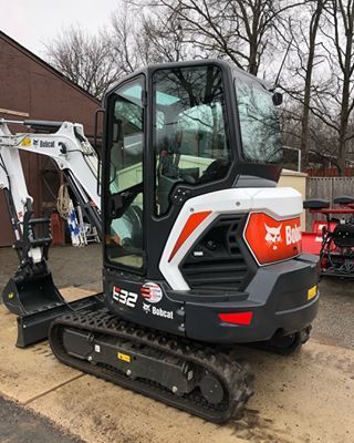 NEW RANGE OF MINI-EXCAVATORS R-SERIES